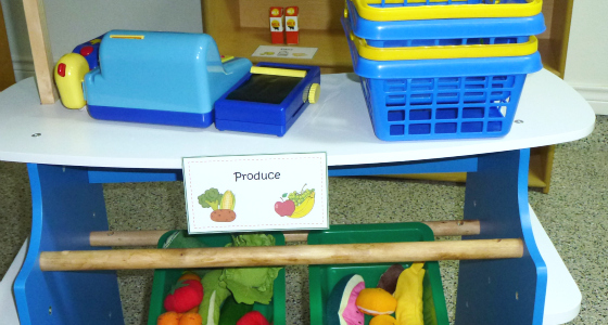 How to Set Up a Grocery Store Dramatic Play Area in Preshcool