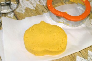 pumpkin play dough 2 ingredients